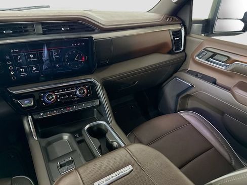 Used 2024 GMC Sierra 2500 Denali w/ Denali Reserve Package AWD/4WD image 24