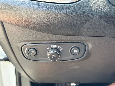 Used 2020 Chevrolet Equinox LT w/ Driver Convenience Package AWD/4WD image 31