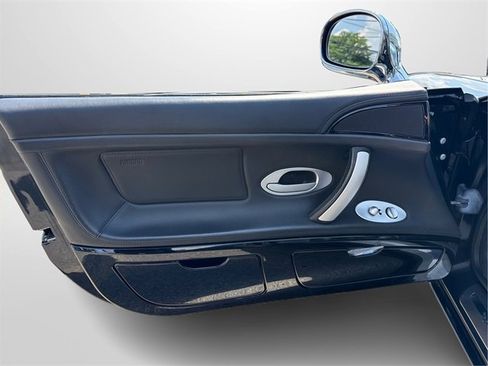 Used 2002 BMW Z8 image 18