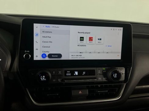 Used 2025 Toyota Grand Highlander AWD image 19