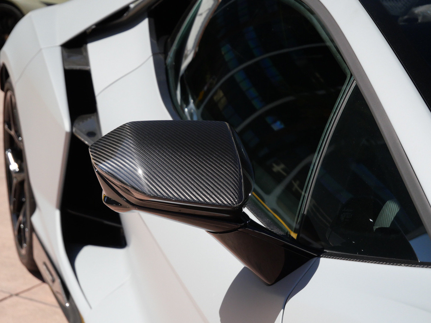 Used 2025 Lamborghini Revuelto AWD/4WD image 14