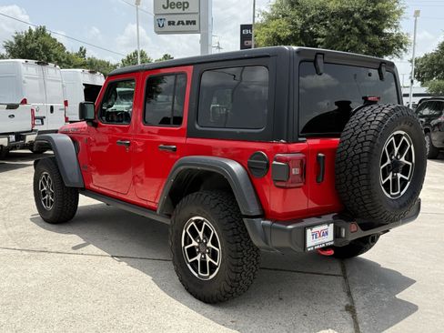 Used 2024 Jeep Wrangler Unlimited Rubicon AWD/4WD image 7