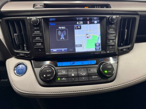 Used 2018 Toyota RAV4 Limited AWD/4WD image 8