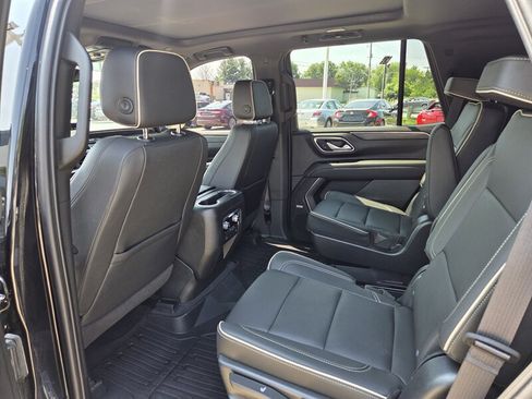 Used 2022 GMC Yukon SLT w/ SLT Premium Package AWD/4WD image 11