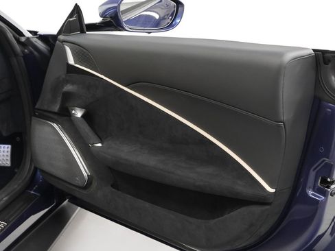 Certified 2025 Ferrari Roma Spider RWD image 31