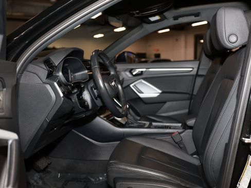 Used 2023 Audi Q3 2.0T Premium image 10