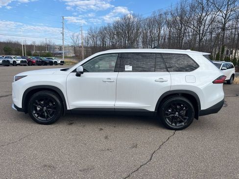Used 2026 Toyota Grand Highlander AWD Hybrid image 3