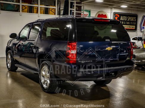 Used 2012 Chevrolet Suburban LT image 7