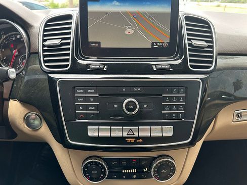 Used 2018 Mercedes-Benz GLE 350 w/ Premium 1 Package image 19