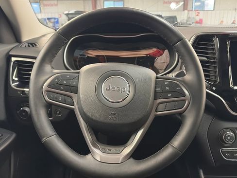 Used 2019 Jeep Cherokee Limited AWD/4WD image 20
