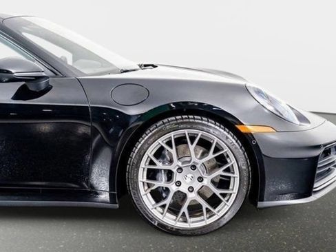 Used 2025 Porsche 911 Carrera RWD image 6