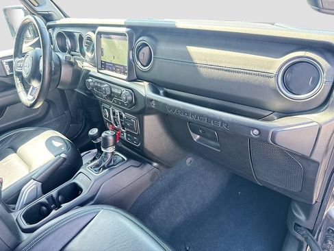 Used 2022 Jeep Wrangler Unlimited Rubicon 4xe w/ Dual Top Group AWD/4WD image 33