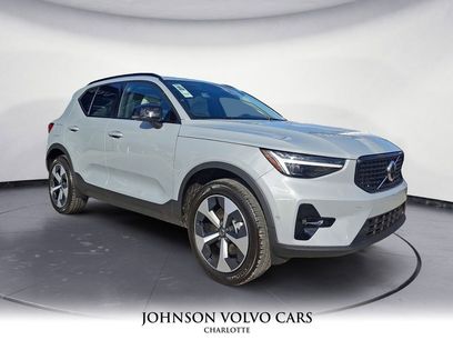 New 2026 Volvo XC40 B4 Plus w/ Protection Package Premier