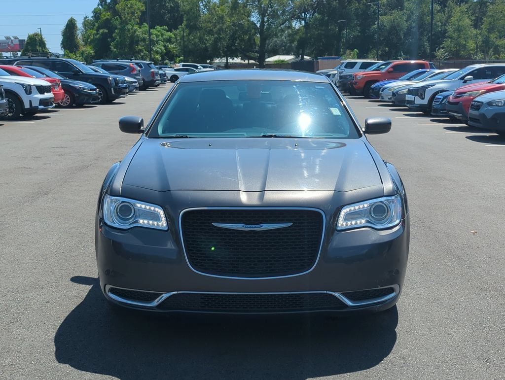 Used 2015 Chrysler 300 Limited RWD image 10
