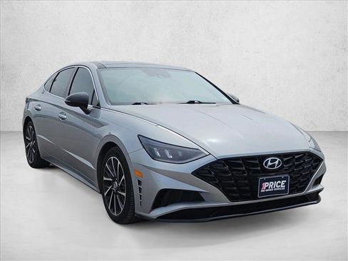 Used 2020 Hyundai Sonata SEL Plus w/ Tech Package FWD image 3