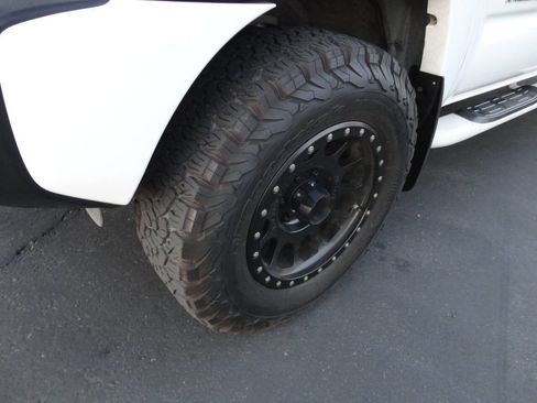 Used 2015 Toyota Tacoma PreRunner image 10