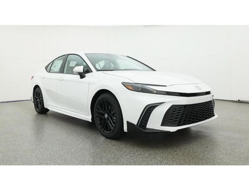 New 2026 Toyota Camry SE FWD image 29