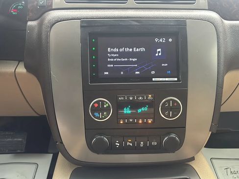 Used 2013 GMC Sierra 2500 Denali w/ Suspension Package, Off-Road AWD/4WD image 22