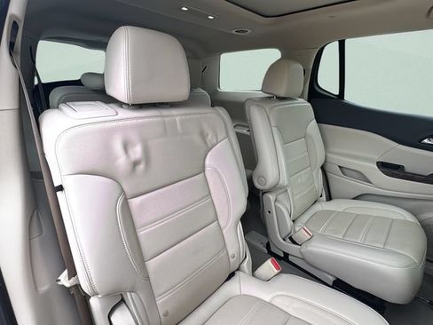Used 2020 GMC Acadia Denali w/ Denali Ultimate Package AWD/4WD image 23