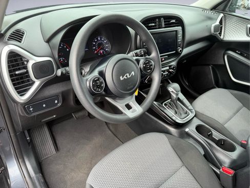 Used 2022 Kia Soul LX FWD image 14