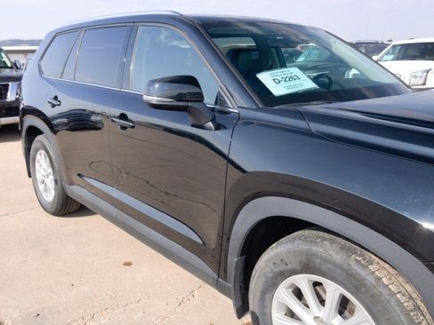 Used 2024 Toyota Grand Highlander AWD image 10