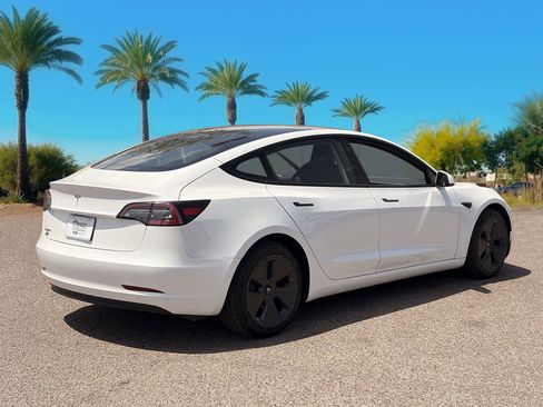 Used 2023 Tesla Model 3 Standard Range RWD image 5