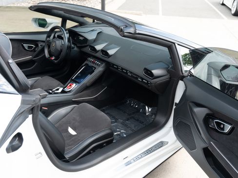 Used 2020 Lamborghini Huracan EVO AWD/4WD image 16