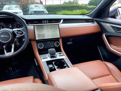 Used 2024 Jaguar F-PACE R-Dynamic S AWD/4WD image 9
