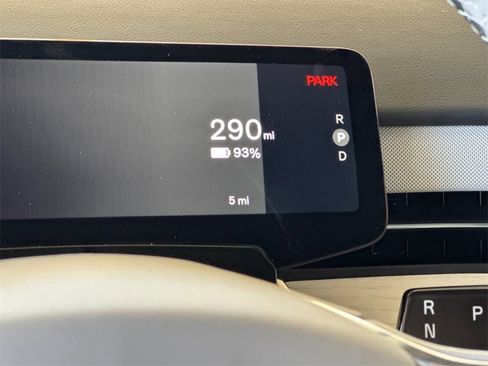 New 2025 Volvo EX90 Plus w/ Protection Package Premier image 27