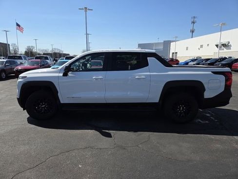 Used 2024 Chevrolet Silverado EV W/T image 17