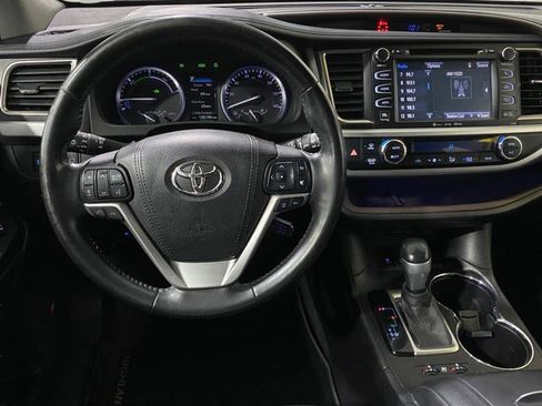 Used 2017 Toyota Highlander Limited Platinum image 13