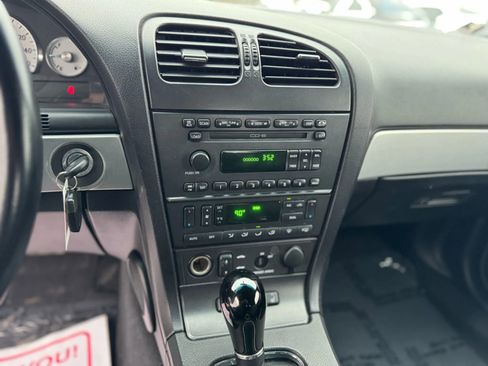 Used 2005 Ford Thunderbird Deluxe image 16