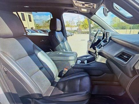 Used 2021 Chevrolet Suburban LT w/ LT Signature Package RWD image 10