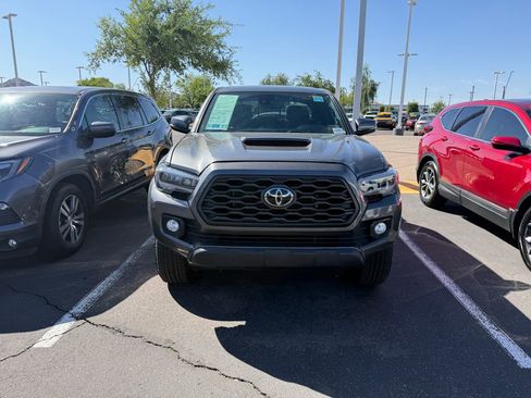 Used 2021 Toyota Tacoma TRD Sport w/ Technology Package RWD image 2