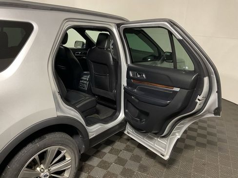 Used 2018 Ford Explorer Limited image 33