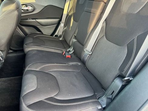 Used 2015 Jeep Cherokee Latitude image 14