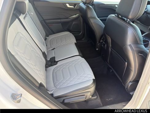 Used 2023 Ford Escape Platinum w/ Premium Technology Package AWD/4WD image 16