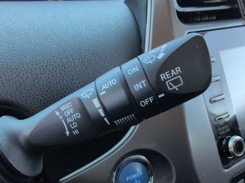 Used 2021 Toyota Prius L Eco image 26