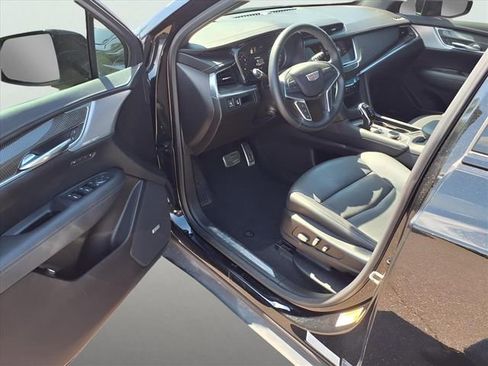 Used 2022 Cadillac XT5 Sportv image 10