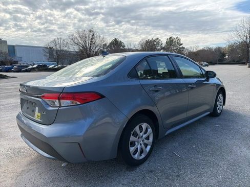 Used 2021 Toyota Corolla LE image 6