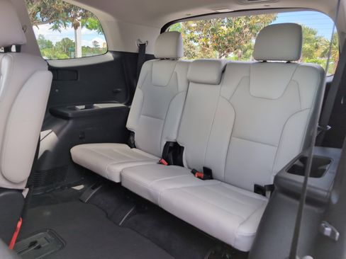 Used 2022 Kia Telluride EX w/ EX Premium Package FWD image 32