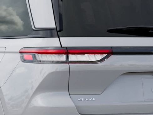 New 2026 Jeep Grand Cherokee Limited Reserve image 9