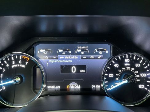 Used 2021 Ford Expedition XLT image 19