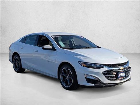 Used 2024 Chevrolet Malibu LT FWD image 3