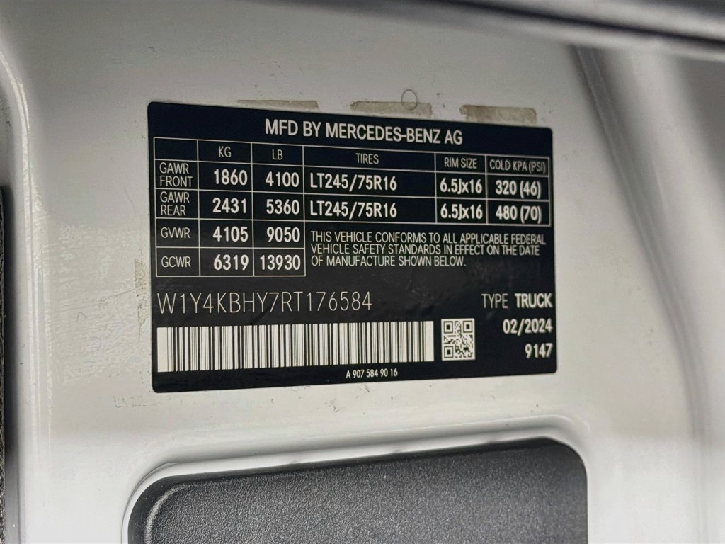 Used 2024 Mercedes-Benz Sprinter 2500 image 30