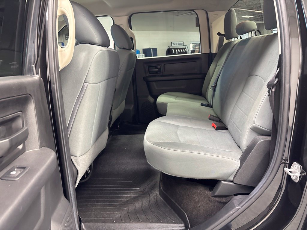 Used 2018 RAM 2500 Tradesman w/ Chrome Appearance Group AWD/4WD image 35