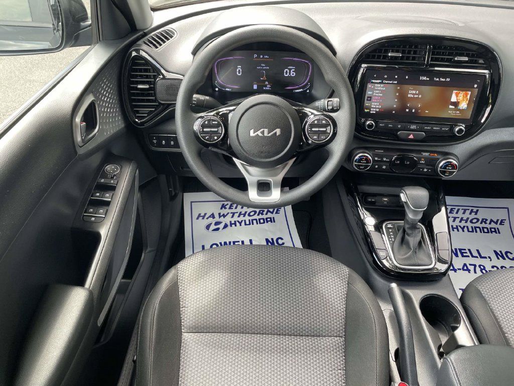 Used 2024 Kia Soul S FWD image 11