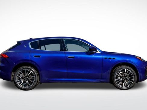 New 2025 Maserati Grecale GT image 6