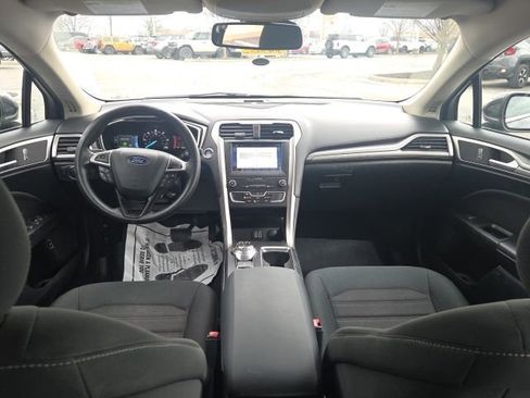 Used 2019 Ford Fusion SE image 15