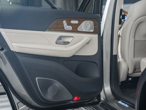 Used 2020 Mercedes-Benz GLS 450 4MATIC image 40